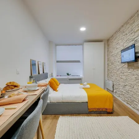 Apartment Parisian Art Retreat: Charming Flat Near Modern Museums Paris